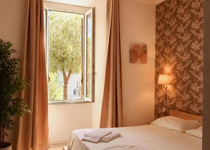 Appia 52 Affittacamere 4*